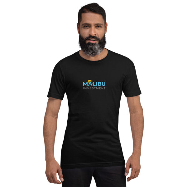 Man wearing Malibu Investment t-shirt.